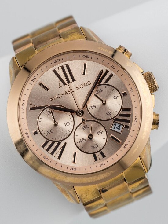 Michael Kors MK5778 Runway Quartz Analog Women\'s Watch New Battery